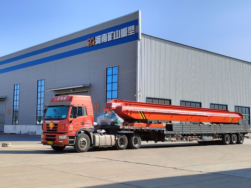 電動(dòng)單梁起重機(jī)，LD20t-26.8m，4臺(tái)，發(fā)往石家莊交付客戶使用。