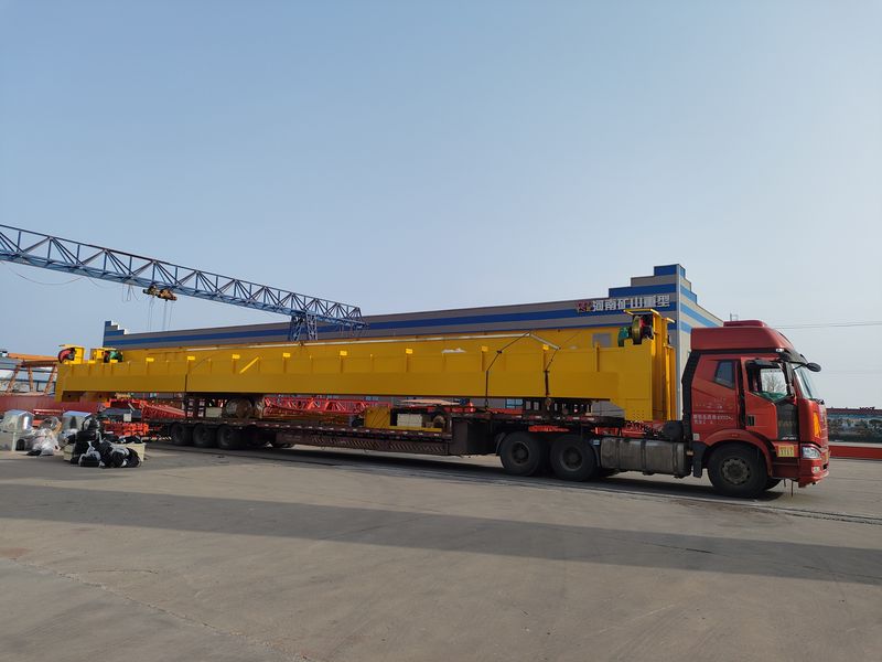 通用橋式起重機  QD32/5t—25.5m  制作完成，發(fā)往河南洛陽交付客戶使用