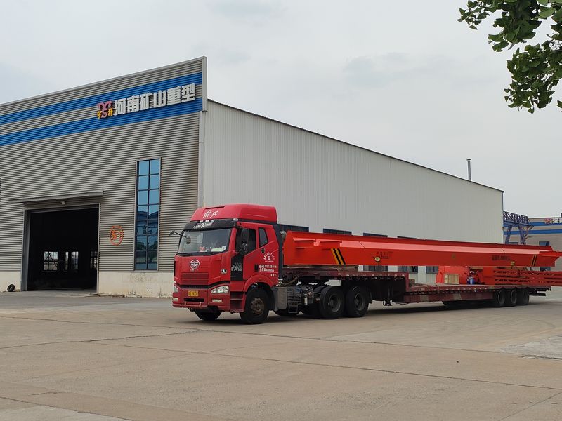 電動葫蘆門式起重機 MHxh10t—20m 制作完成，發(fā)往新疆交付客戶使用。